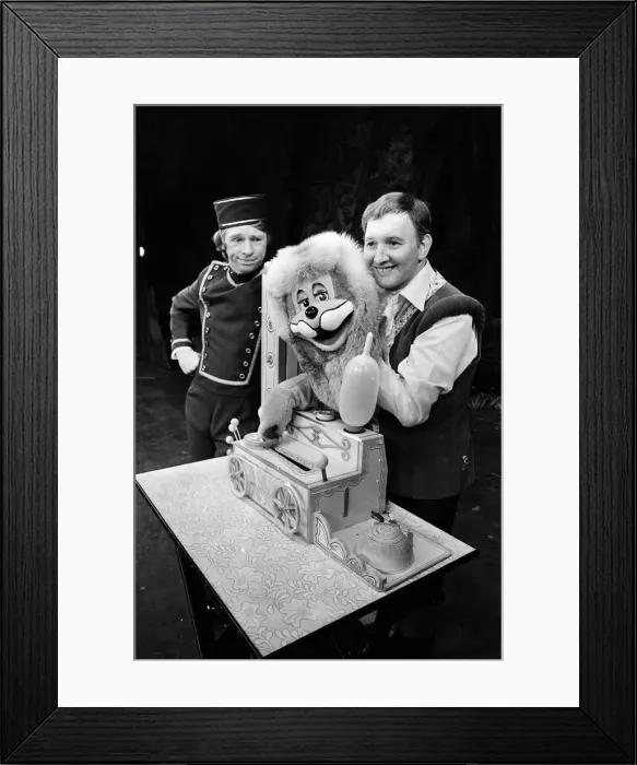 Framed Print : Cinderella, Pantomime, Photo-call, Alexandra Theatre, Birmingham, 19th December 1975 Framed Print : Cinderella, Pantomime, Photo-call, Alexandra Theatre, Birmingham, 19th December 1975