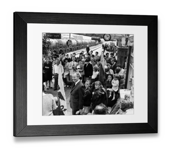 Framed Print : Gwynfor Evans is given a rousing send off from Camarthen train station on his way to Framed Print : Gwynfor Evans is given a rousing send off from Camarthen train station on his way to