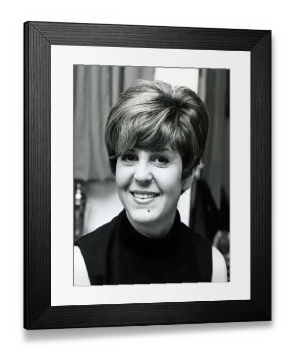 Framed Print : Felicity Green Fashion Editor of the Daily Mirror March 1967 A©Mirrorpix Framed Print : Felicity Green Fashion Editor of the Daily Mirror March 1967 A©Mirrorpix