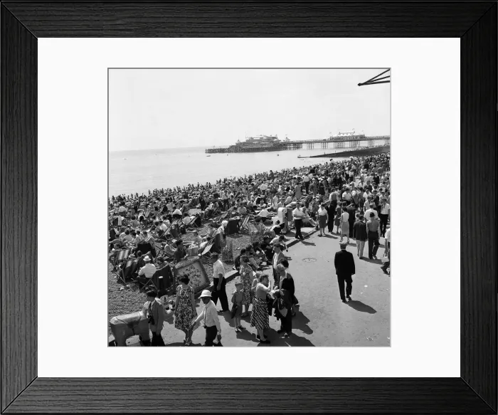 Framed Print : Holiday scenes in Brighton, East Sussex. 10th June 1962. 10th June 1962 Framed Print : Holiday scenes in Brighton, East Sussex. 10th June 1962. 10th June 1962