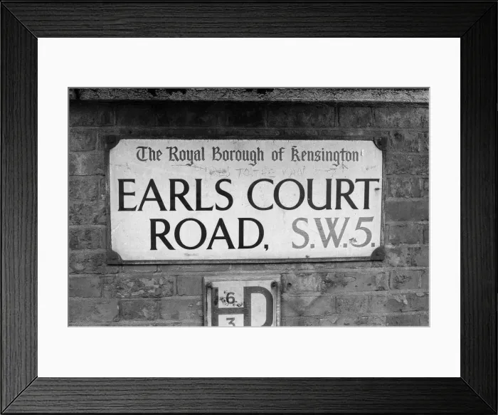 Framed Print : Earls Court Road, London, SW5. 11th September 1971. The Royal Borough of Kensington Framed Print : Earls Court Road, London, SW5. 11th September 1971. The Royal Borough of Kensington