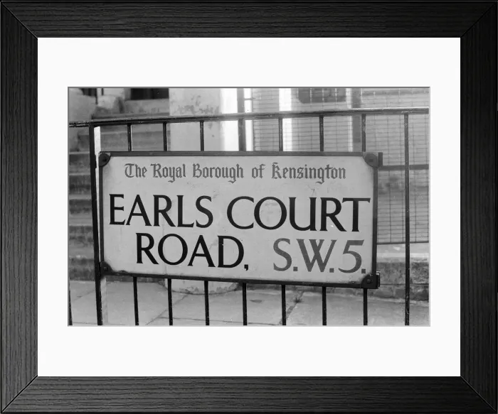 Framed Print : Earls Court Road, London, SW5. 11th September 1971. The Royal Borough of Kensington Framed Print : Earls Court Road, London, SW5. 11th September 1971. The Royal Borough of Kensington