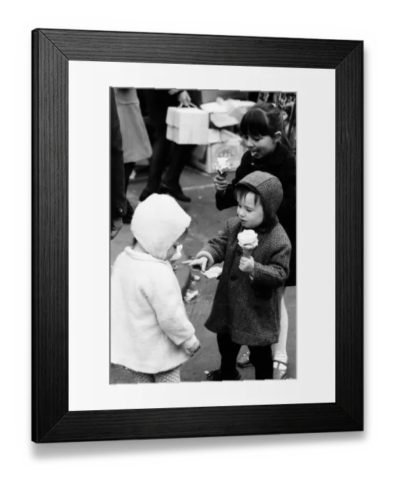 Framed Print : Jewish Cemetery, Glasgow, Scotland, 6th March 1971. Face of Britain 1971 Feature Framed Print : Jewish Cemetery, Glasgow, Scotland, 6th March 1971. Face of Britain 1971 Feature