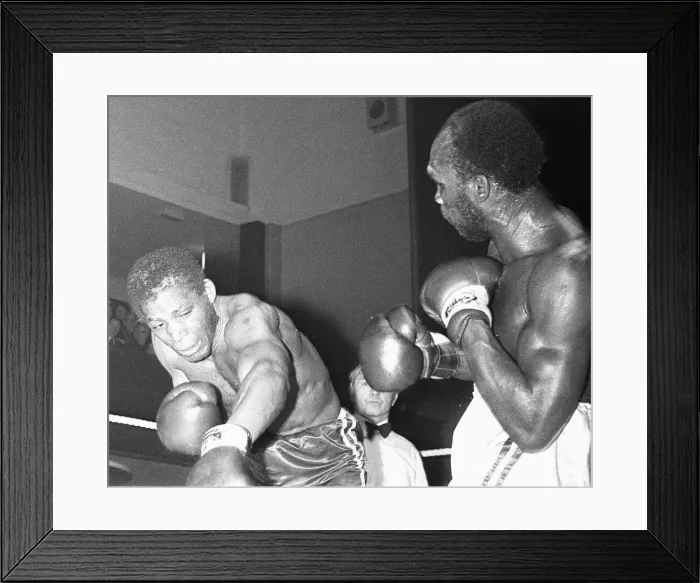 Framed Print : Bunny Johnson (right) seen here in action during his fight against Harry Snow Framed Print : Bunny Johnson (right) seen here in action during his fight against Harry Snow