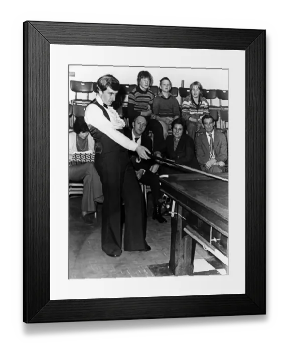Framed Print : Terry Griffiths, Professional Snooker Player. Circa 1970 Framed Print : Terry Griffiths, Professional Snooker Player. Circa 1970