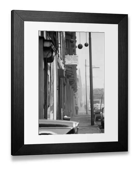 Framed Print : Street Scene, Glasgow, Scotland, 6th March 1971. Face of Britain 1971 Feature