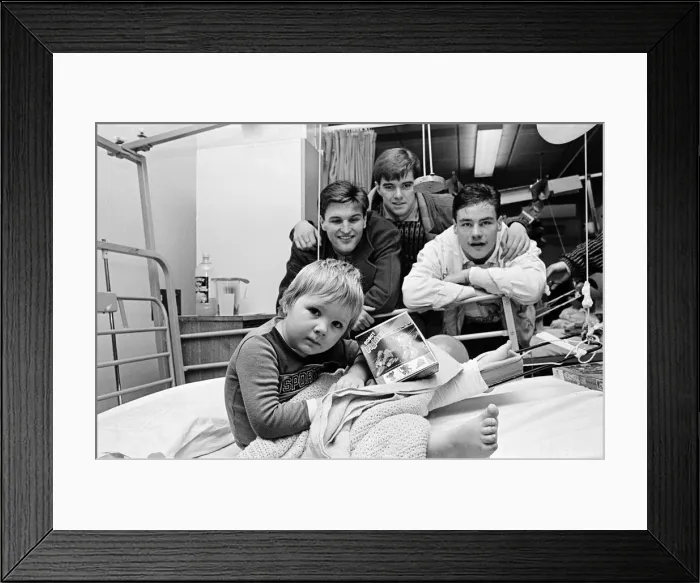Framed Print : Middlesbrough footballers hand out presents donated by kind-hearted Teessiders to Framed Print : Middlesbrough footballers hand out presents donated by kind-hearted Teessiders to