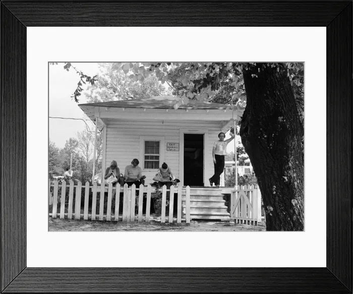 Framed Print : Elvis Presley Fans, visit the birthplace and home of their idol in Tupelo, Lee County