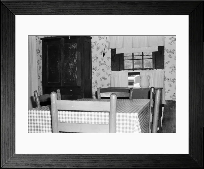 Framed Print : Inside the home and birthplace of Elvis Presley in Tupelo, Lee County, Mississippi, USA Framed Print : Inside the home and birthplace of Elvis Presley in Tupelo, Lee County, Mississippi, USA