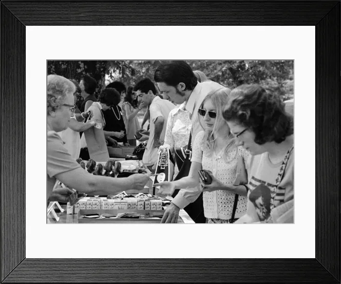 Framed Print : Elvis Presley Fans from Britain, Holland and Denmark browse Framed Print : Elvis Presley Fans from Britain, Holland and Denmark browse