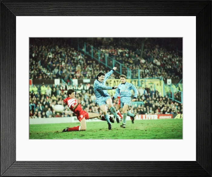 Framed Print : Coventry 5-1 Liverpool, Premier league match at Highfield Road Framed Print : Coventry 5-1 Liverpool, Premier league match at Highfield Road