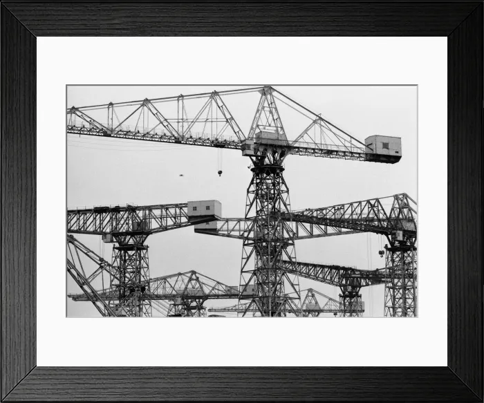 Framed Print : Glasgow, Scotland, 6th March 1971. Face of Britain 1971 Feature Framed Print : Glasgow, Scotland, 6th March 1971. Face of Britain 1971 Feature