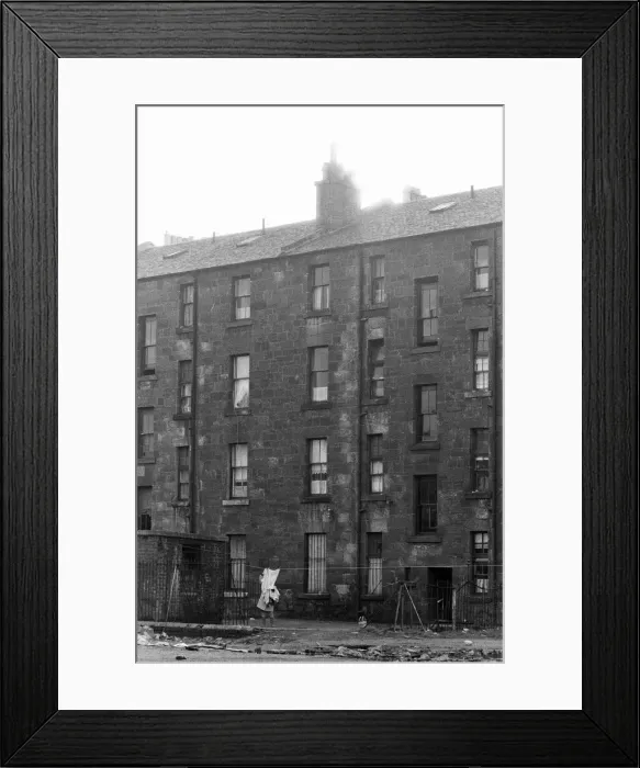 Framed Print : Glasgow, Scotland, 6th March 1971. Face of Britain 1971 Feature Framed Print : Glasgow, Scotland, 6th March 1971. Face of Britain 1971 Feature