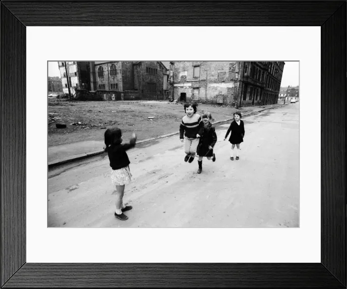 Framed Print : Glasgow, Scotland, 6th March 1971. Face of Britain 1971 Feature Framed Print : Glasgow, Scotland, 6th March 1971. Face of Britain 1971 Feature