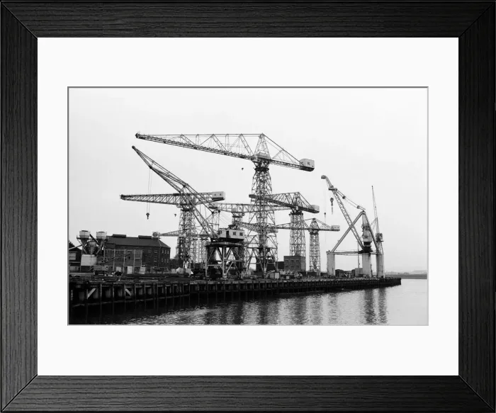 Framed Print : Glasgow, Scotland, 6th March 1971. Face of Britain 1971 Feature Framed Print : Glasgow, Scotland, 6th March 1971. Face of Britain 1971 Feature