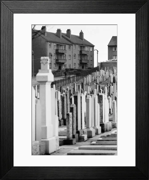 Framed Print : Jewish Cemetery, Glasgow, Scotland, 6th March 1971. Face of Britain 1971 Feature Framed Print : Jewish Cemetery, Glasgow, Scotland, 6th March 1971. Face of Britain 1971 Feature