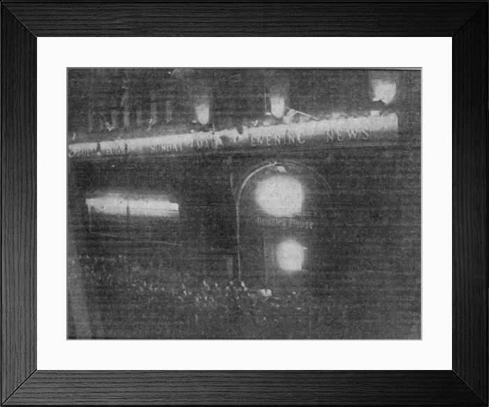 Framed Print : DAILY RECORD PHOTOGRAPH FROM PAPER 9TH MAY 1945 KEMSLEY HOUSE HOPE STREET GLASGOW Framed Print : DAILY RECORD PHOTOGRAPH FROM PAPER 9TH MAY 1945 KEMSLEY HOUSE HOPE STREET GLASGOW