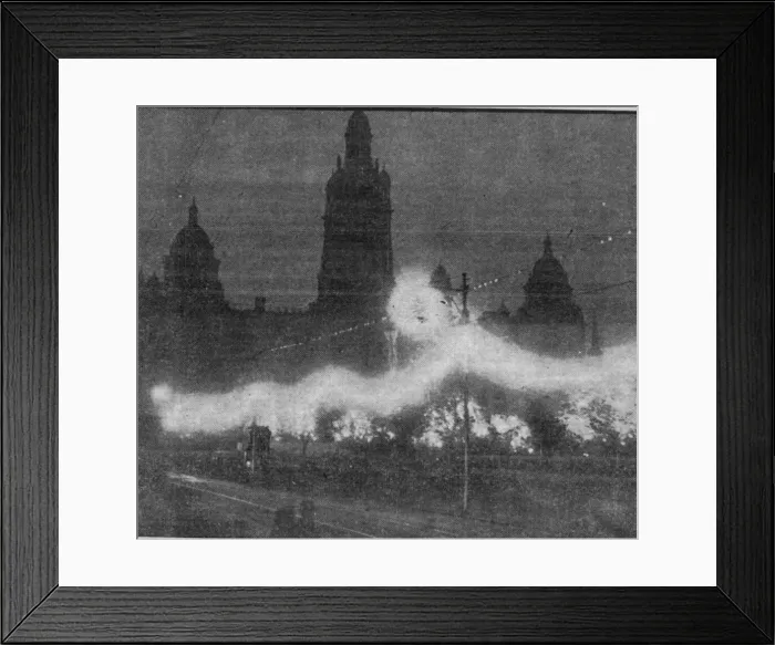 Framed Print : DAILY RECORD PHOTOGRAPH FROM PAPER 8TH MAY 1945 GEORGE SQUARE GLASGOW PREPARES FOR Framed Print : DAILY RECORD PHOTOGRAPH FROM PAPER 8TH MAY 1945 GEORGE SQUARE GLASGOW PREPARES FOR