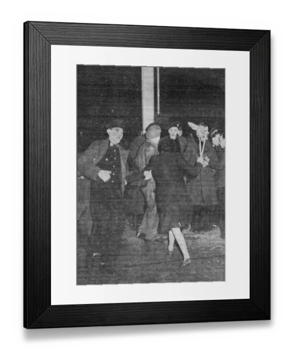 Framed Print : DAILY RECORD PHOTOGRAPH FROM PAPER 9TH MAY 1945 CROWDS DANCERS PARTY VE DAY Framed Print : DAILY RECORD PHOTOGRAPH FROM PAPER 9TH MAY 1945 CROWDS DANCERS PARTY VE DAY