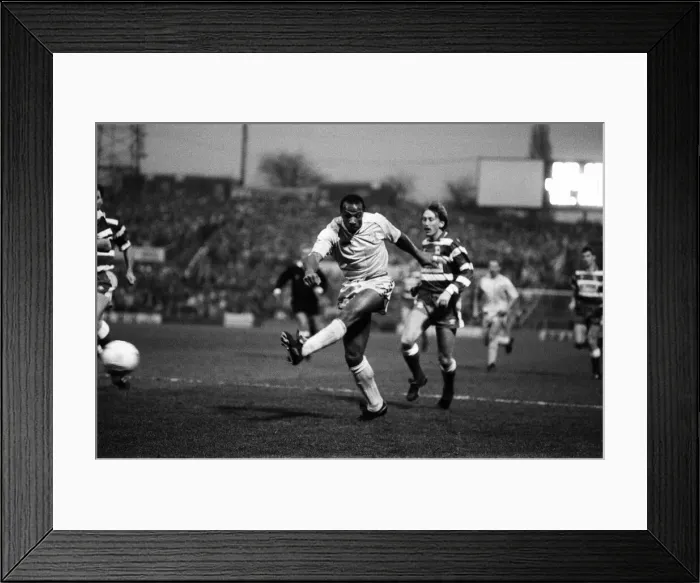 Framed Print : Coventry City 5-0 Sheffield Wednesday, League match at Highfield Road Framed Print : Coventry City 5-0 Sheffield Wednesday, League match at Highfield Road