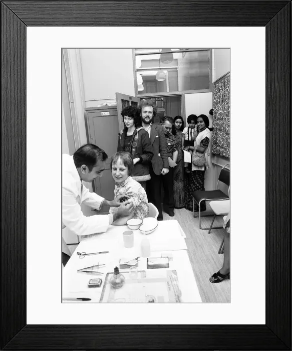 Framed Print : Smallpox Outbreak Birmingham 1978. Janet Parker a British medical photographer became Framed Print : Smallpox Outbreak Birmingham 1978. Janet Parker a British medical photographer became