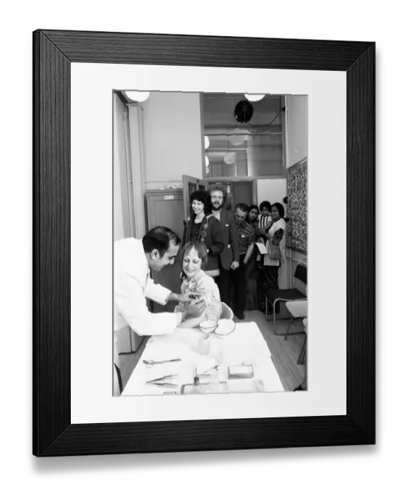 Framed Print : Smallpox Outbreak Birmingham 1978. Janet Parker a British medical photographer became Framed Print : Smallpox Outbreak Birmingham 1978. Janet Parker a British medical photographer became