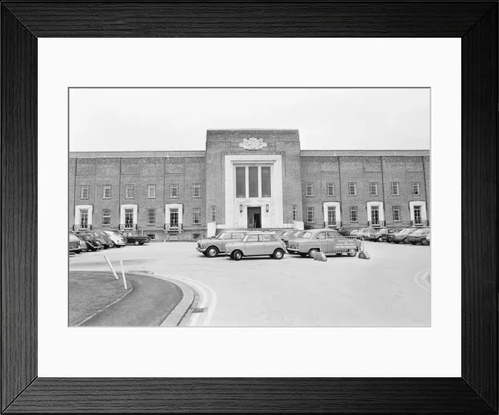 Framed Print : Smallpox Outbreak Birmingham 1978. Janet Parker a British medical photographer became Framed Print : Smallpox Outbreak Birmingham 1978. Janet Parker a British medical photographer became