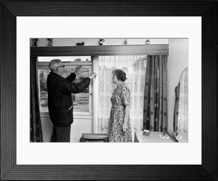 Framed Print : Smallpox Outbreak Birmingham 1978. Janet Parker a British medical photographer became Framed Print : Smallpox Outbreak Birmingham 1978. Janet Parker a British medical photographer became