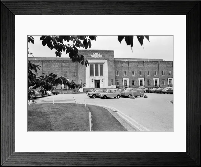 Framed Print : Smallpox Outbreak Birmingham 1978. Janet Parker a British medical photographer became Framed Print : Smallpox Outbreak Birmingham 1978. Janet Parker a British medical photographer became