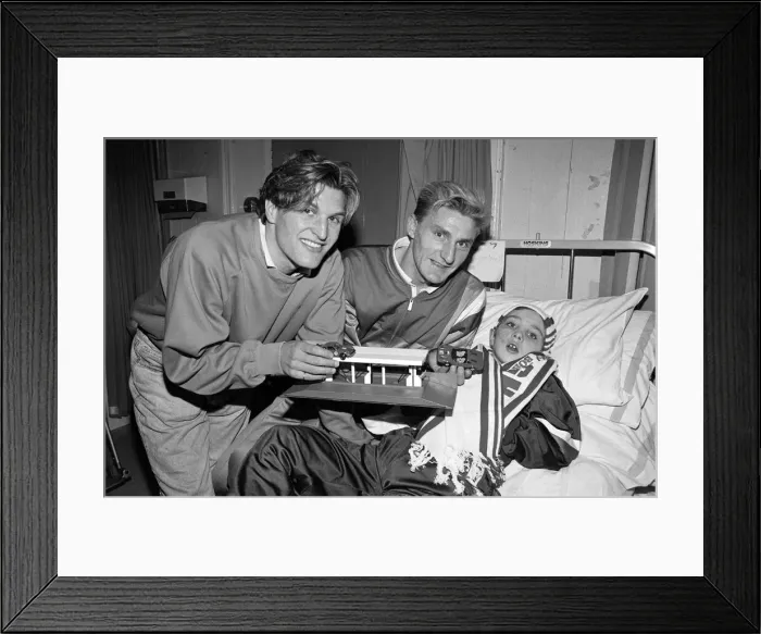 Framed Print : Middlesbrough footballers hand out presents to children at Middlesbrough General Hospital Framed Print : Middlesbrough footballers hand out presents to children at Middlesbrough General Hospital
