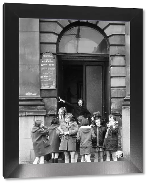 Townsend Public Wash House, with children standing outside