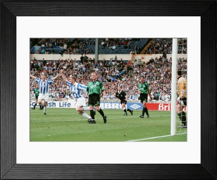 Framed Print : The 1995 Football League Second Division play-off final Framed Print : The 1995 Football League Second Division play-off final