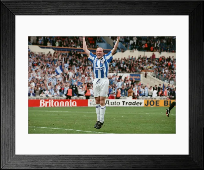 Framed Print : The 1995 Football League Second Division play-off final Framed Print : The 1995 Football League Second Division play-off final