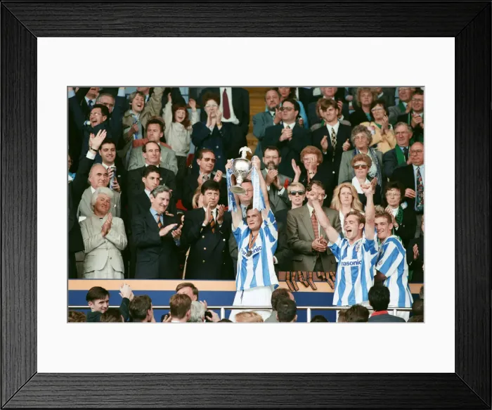 Framed Print : The 1995 Football League Second Division play-off final Framed Print : The 1995 Football League Second Division play-off final