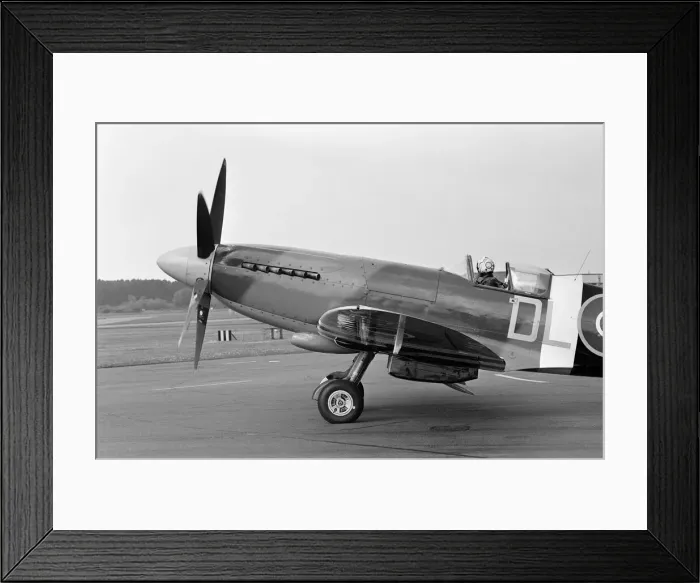 Framed Print : Spitfire single seat fighter aircraft on show at RAF Woodvale, South of Southport Framed Print : Spitfire single seat fighter aircraft on show at RAF Woodvale, South of Southport