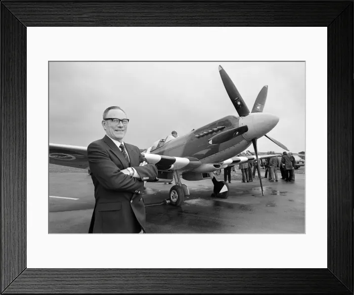 Framed Print : Spitfire single seat fighter aircraft on show at RAF Woodvale, South of Southport Framed Print : Spitfire single seat fighter aircraft on show at RAF Woodvale, South of Southport
