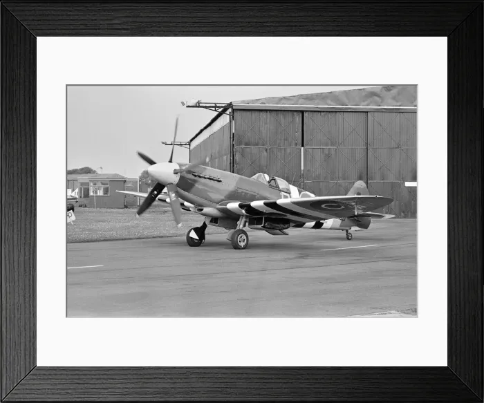 Framed Print : Spitfire single seat fighter aircraft on show at RAF Woodvale, South of Southport Framed Print : Spitfire single seat fighter aircraft on show at RAF Woodvale, South of Southport