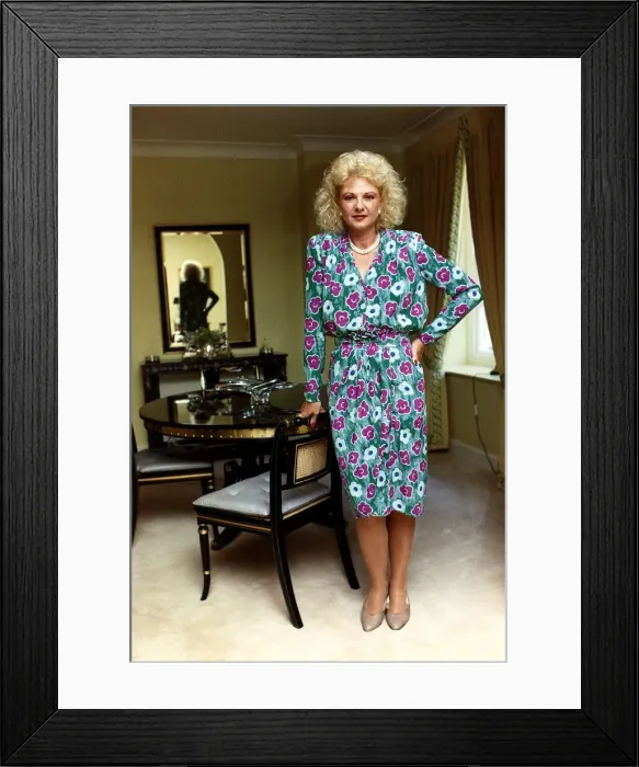 Framed Print : Mandy Rice Davies who was involved in the John Profumo affair Dbase LMAH003