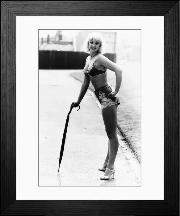 Framed Print : Mandy Rice-Davies Former Model involved in a Sex Scandal with MP John Profumo DBase MSI Framed Print : Mandy Rice-Davies Former Model involved in a Sex Scandal with MP John Profumo DBase MSI