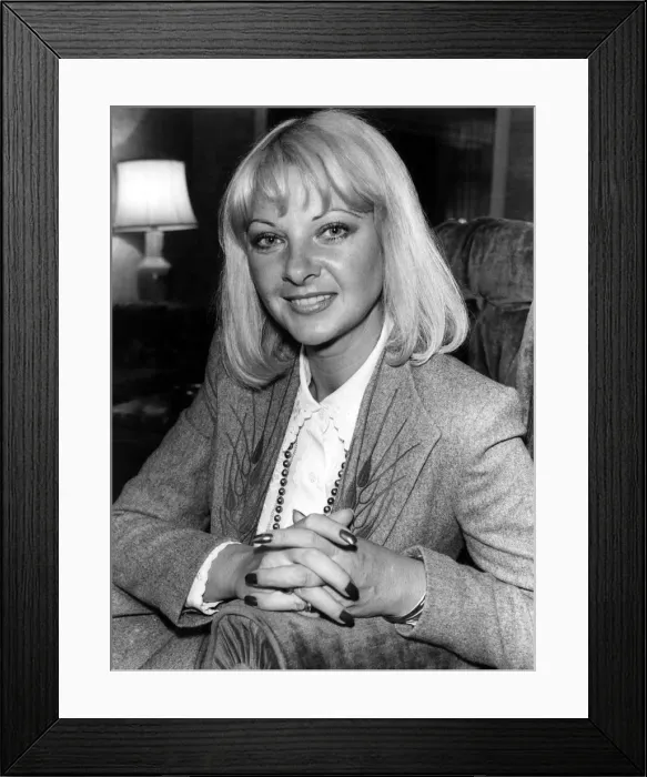 Framed Print : Mandy Rice-Davies, a former model and showgirl best known for her association with Framed Print : Mandy Rice-Davies, a former model and showgirl best known for her association with