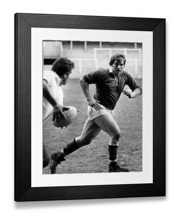 Framed Print : New cap Stuart Evans of Neath, about to receive the ball at the Welsh Team run out Framed Print : New cap Stuart Evans of Neath, about to receive the ball at the Welsh Team run out