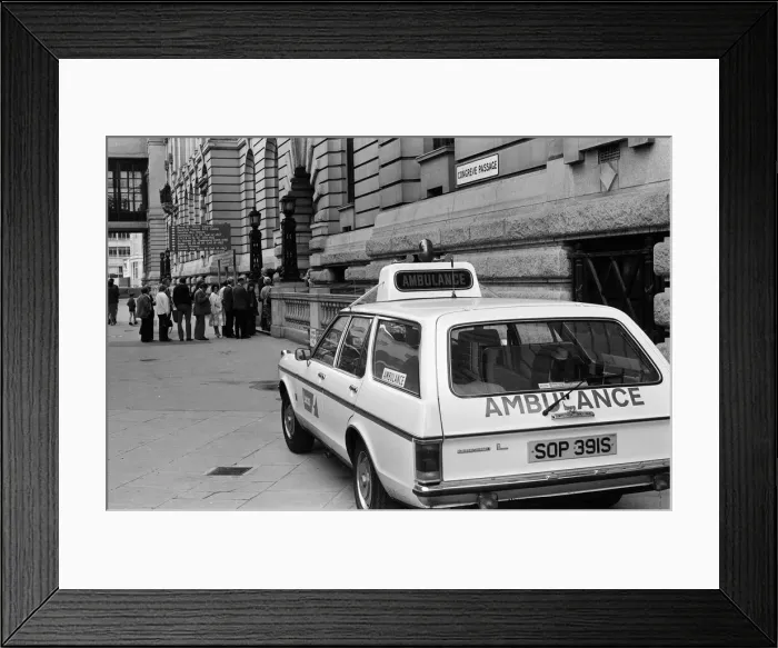 Framed Print : Smallpox Outbreak Birmingham 1978. Janet Parker a British medical photographer became Framed Print : Smallpox Outbreak Birmingham 1978. Janet Parker a British medical photographer became