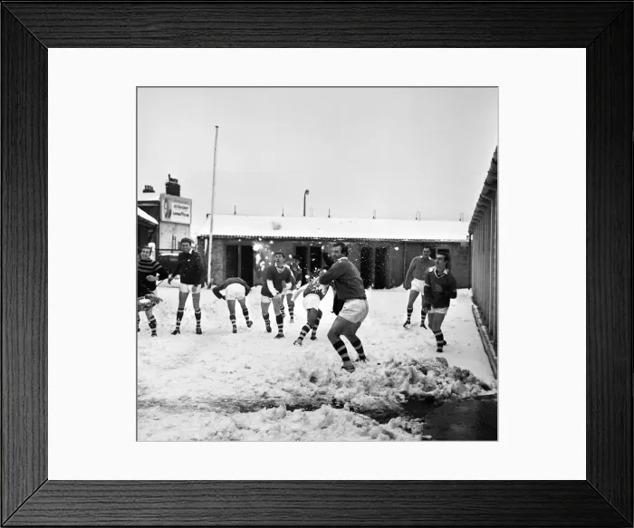 Framed Print : Footballer players of non league Gravesend and Northfleet pictured having a snowball