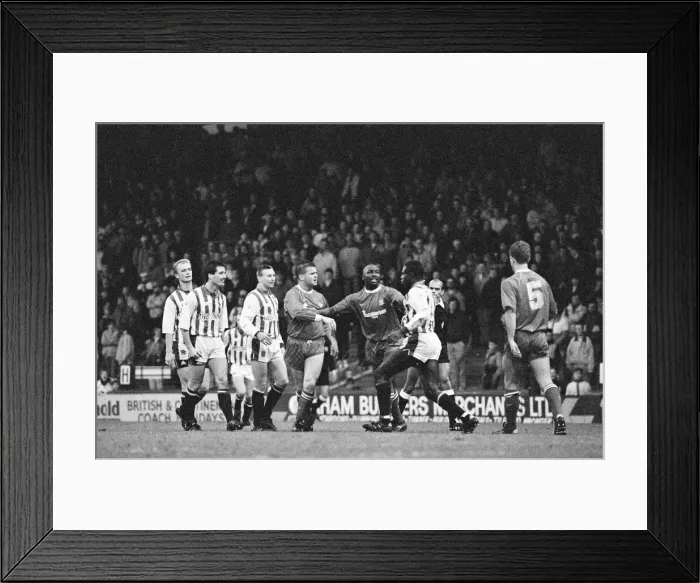 Framed Print : Huddersfield 2-1 Bury, Division 3 League match at Leeds Road, Saturday 22nd December 1990 Framed Print : Huddersfield 2-1 Bury, Division 3 League match at Leeds Road, Saturday 22nd December 1990