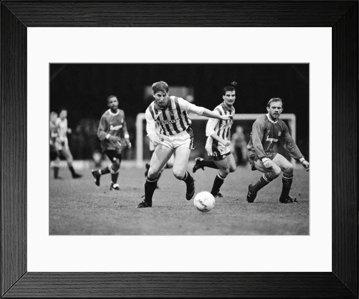Framed Print : Huddersfield 2-1 Bury, Division 3 League match at Leeds Road, Saturday 22nd December 1990