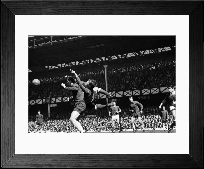 Framed Print : Everton v Manchester City at Goodison Park, League Division One Framed Print : Everton v Manchester City at Goodison Park, League Division One