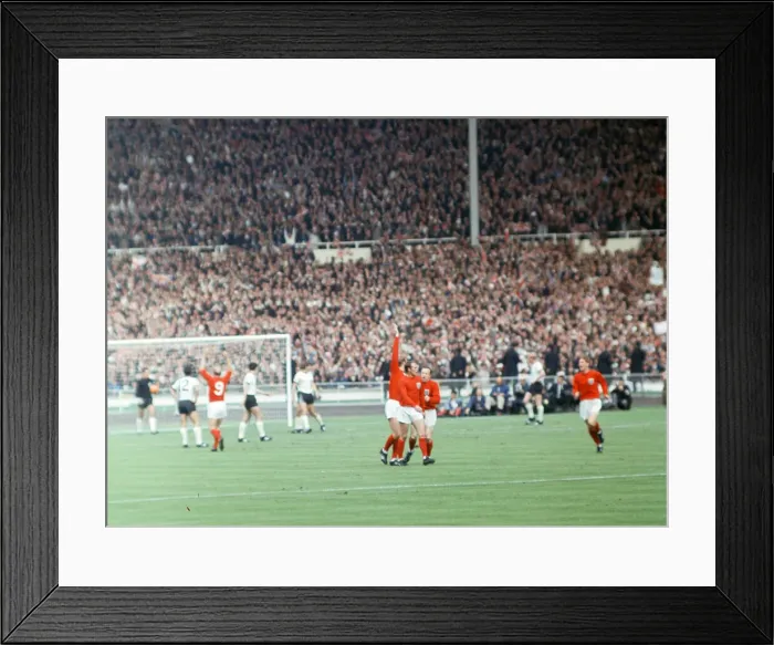 Framed Print : 1966 World Cup Final at Wembley Stadium. England 4 v West Germany 2 after extra