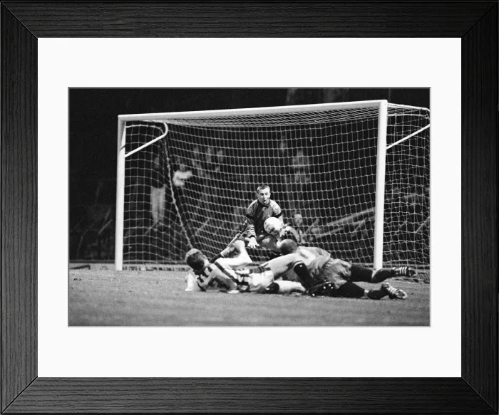 Framed Print : Huddersfield 2-1 Bury, Division 3 League match at Leeds Road, Saturday 22nd December 1990