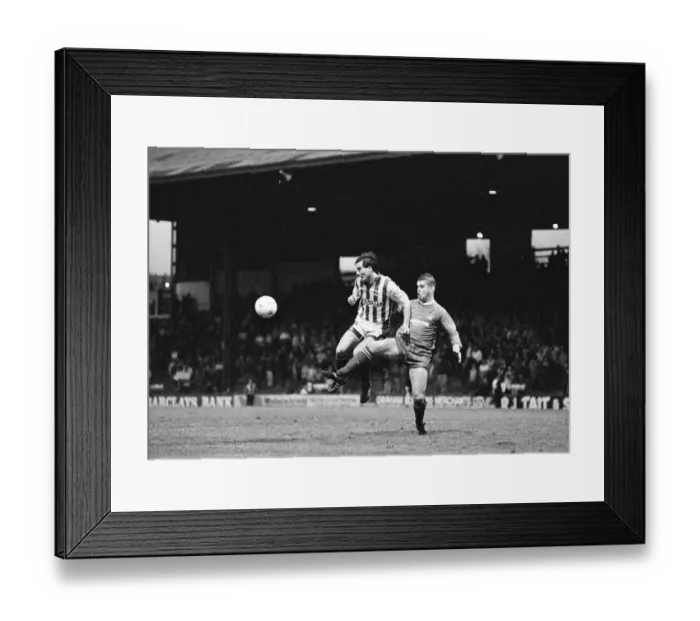 Framed Print : Huddersfield 2-1 Bury, Division 3 League match at Leeds Road, Saturday 22nd December 1990 Framed Print : Huddersfield 2-1 Bury, Division 3 League match at Leeds Road, Saturday 22nd December 1990