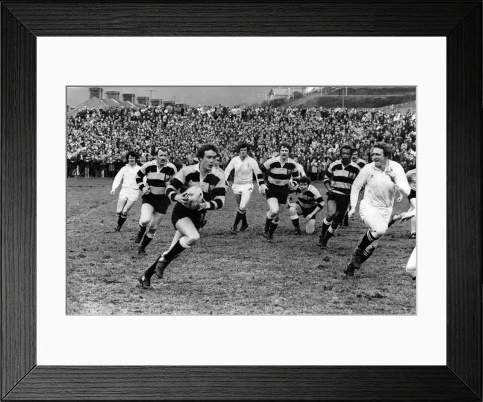 Framed Print : Cardiff flanker Stuart Lane makes an early probe, but Swansea Framed Print : Cardiff flanker Stuart Lane makes an early probe, but Swansea